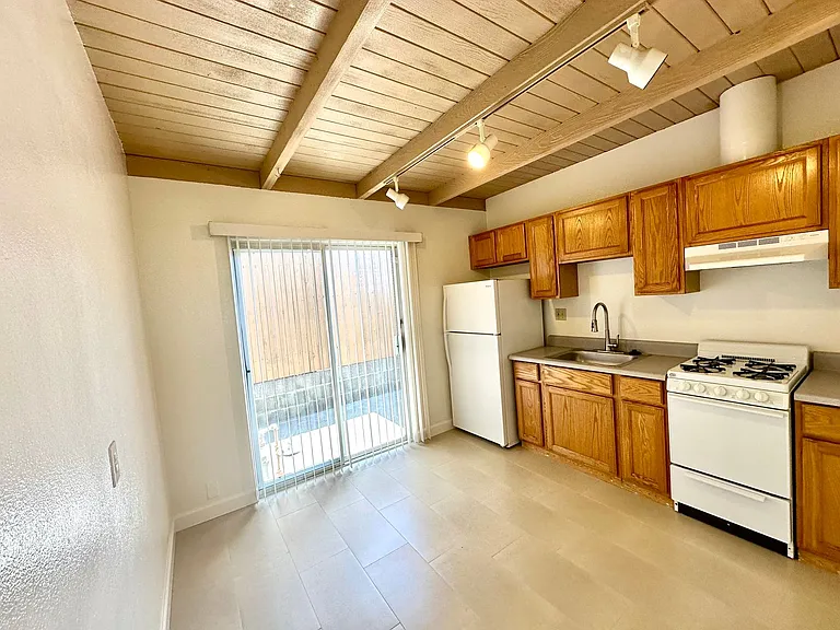 103 Avenida Carmelo — Photo 3