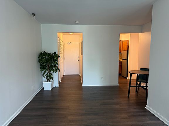3rd image of 501 N Barry Ave APT 3E