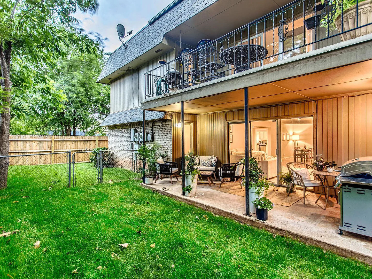 1535 Glenbrook Dr — Photo 4