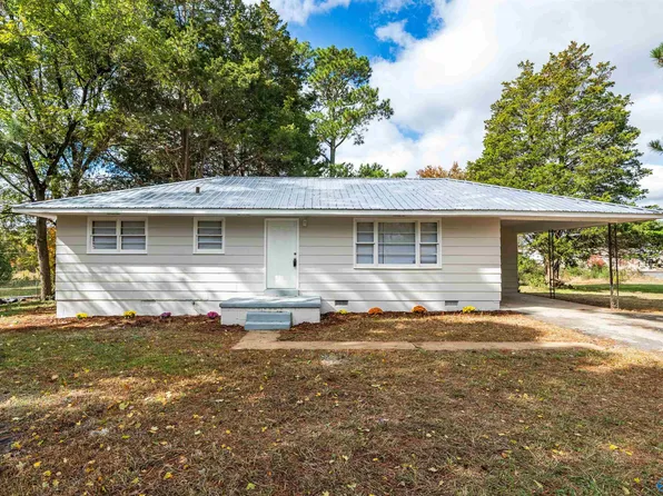 213 Sunset Dr, Athens, AL 35611