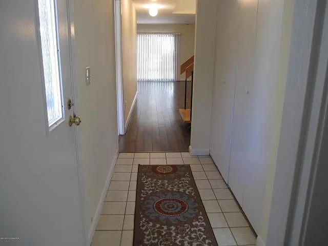 3 bed, 2.5 bath, 1710 sqft, $4,100 — Photo 4