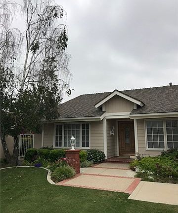 2nd image of 1319 N Navarro Pl