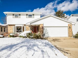 1754 Pin Oak Dr, Columbus, OH 43229