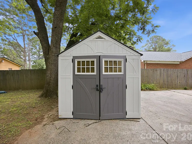 2727 Springway Dr — Photo 28