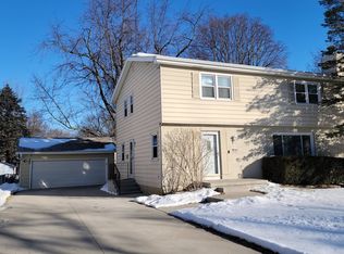 8787 Primrose Ln, Clive, IA 50325