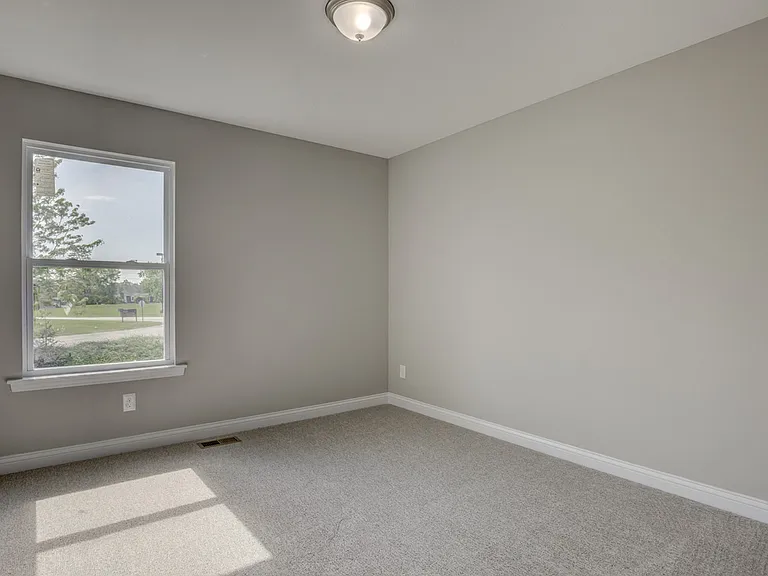 2327 Point Pl — Photo 13