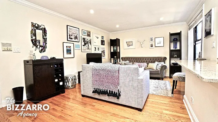 Sold by Bizzarro Agency | media 14