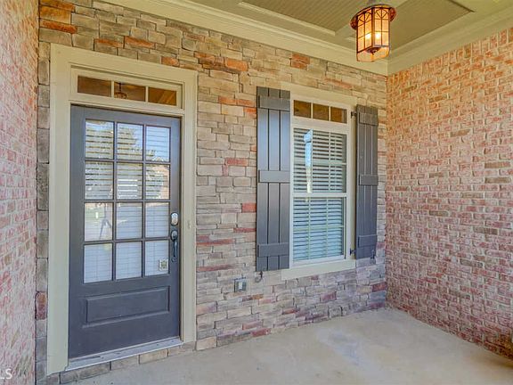 4th image of 802 Golden Isles Dr