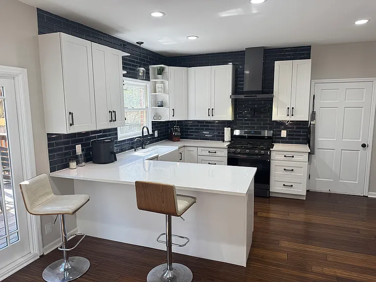 405 Wexford Ct — Photo 6