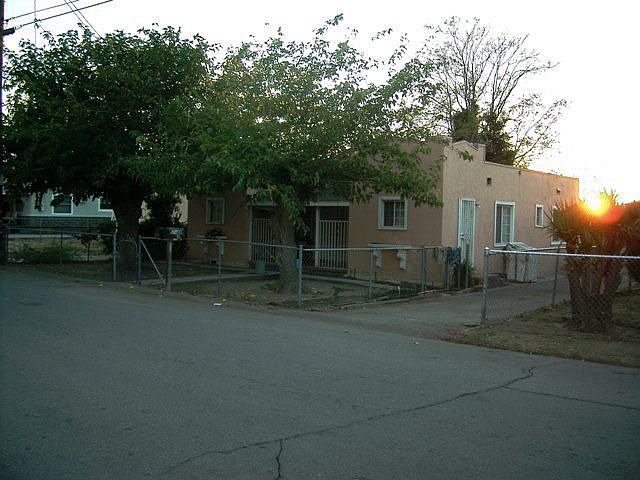 2-bed 1-bath Duplex