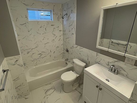 2nd image of 321 Wood Ave APT 2