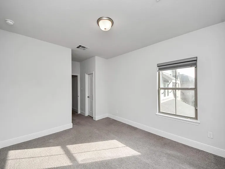 1714 McCrae Hill Ct — Photo 37