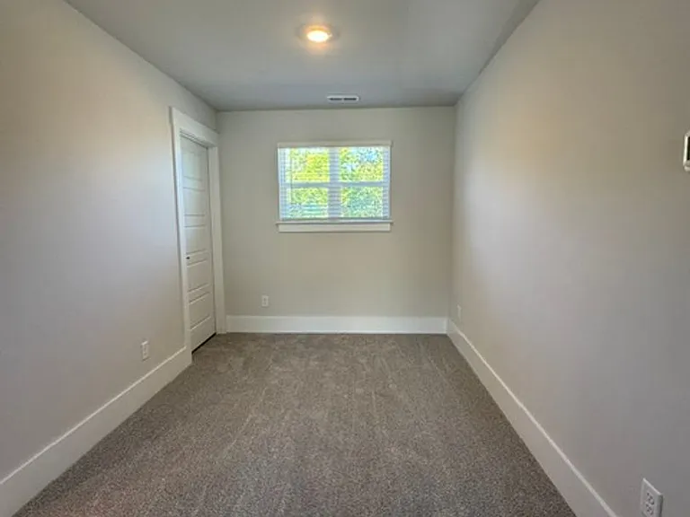 16 Cashmere Ct — Photo 12
