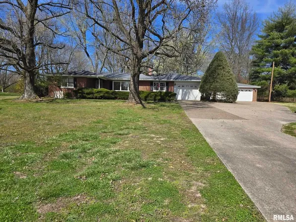 1006 W Grand Ave, Carterville, IL 62918