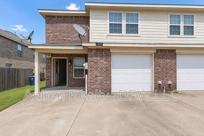 1st image of 1109 Parkway Trl