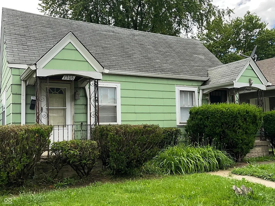 1306 N Chester Ave