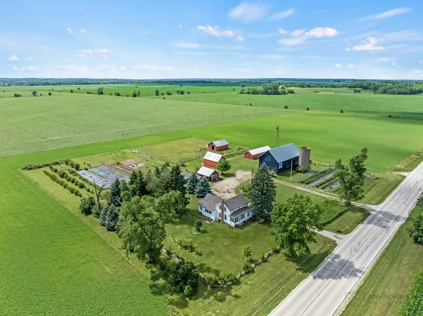 2719 Franklinville Rd, Woodstock, IL 60098