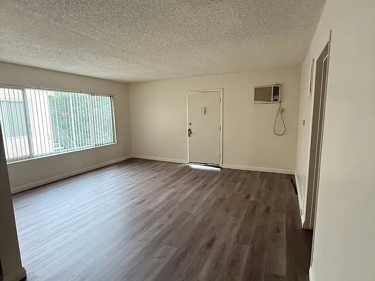 The Burbank Towers — Photo 34