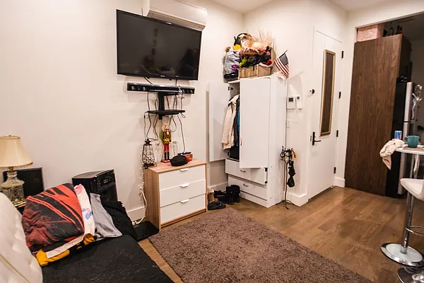 Rented by Brick&Mortar | media 25