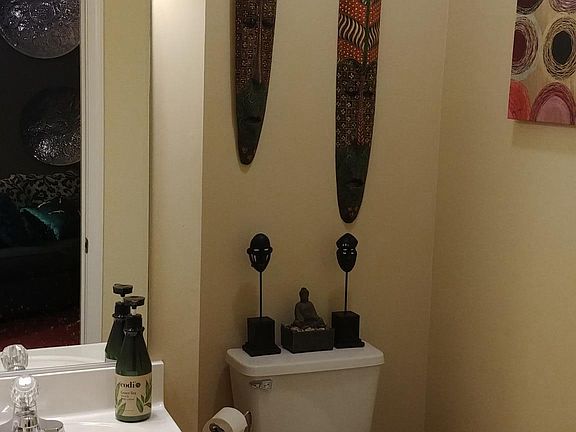 Main Floor Half Bthrm