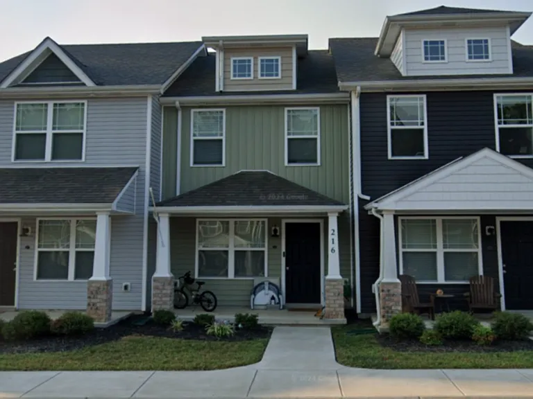 216 Woodland Valley Ln — Photo 1