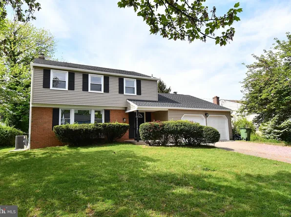 11 Orchid Ln, Cherry Hill, NJ 08002