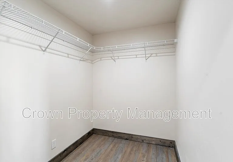 2401 Lower Valley Rd #B — Photo 12