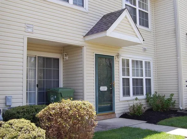 207 Quay Ct, Palmyra, NJ 08065