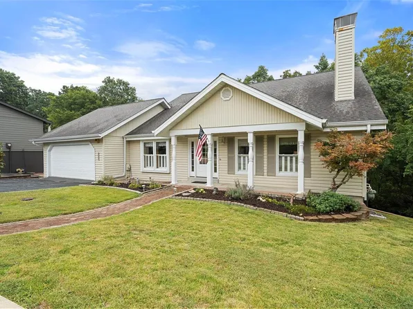 5874 Birch Hollow Dr, Saint Louis, MO 63129
