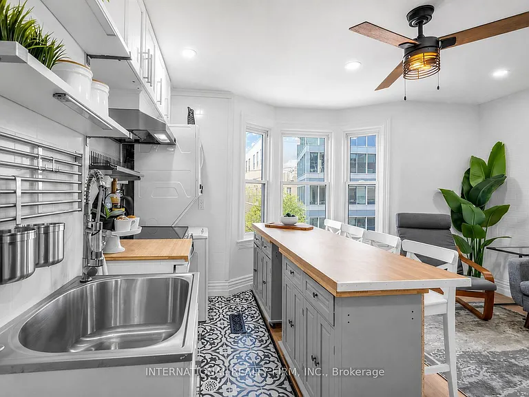793 Dufferin St #UPPER — Photo 11