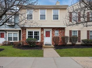 405 Cheshire Ct, Somerset, NJ