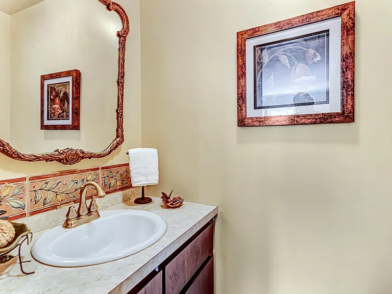 2 Colonial Ct — Photo 9