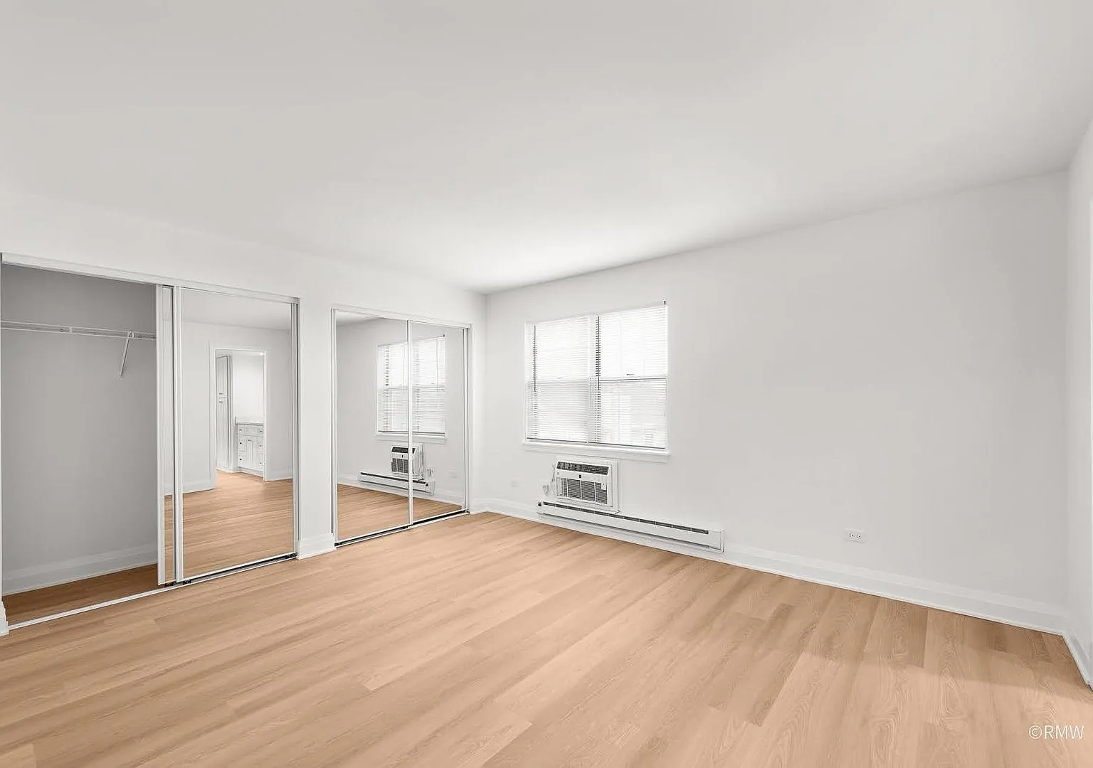 2 bed, 1075 sqft, $2,299 — Photo 4
