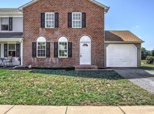 28 Thornapple Dr, Marietta, PA 17547