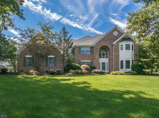 1 Smallbrook Cir, Randolph, NJ 07869