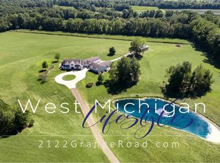 2122 Grange Rd, Buchanan, MI 49107