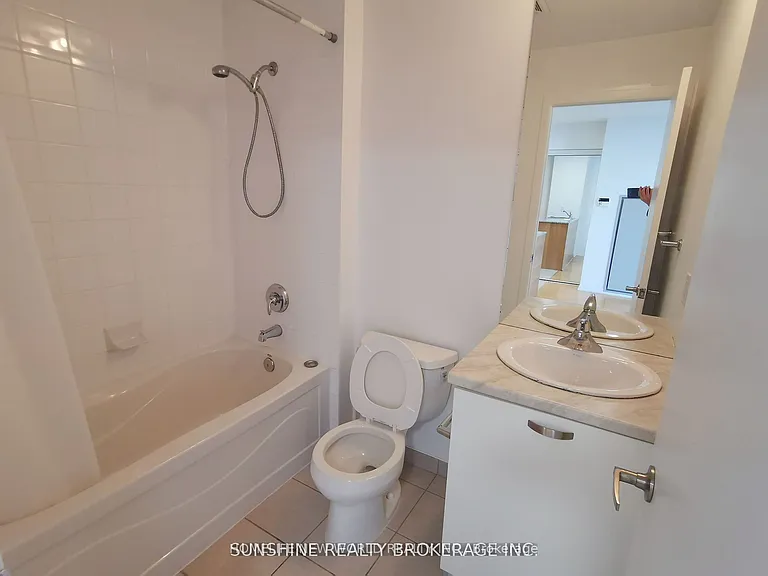 37 Grosvenor St #3308 — Photo 18