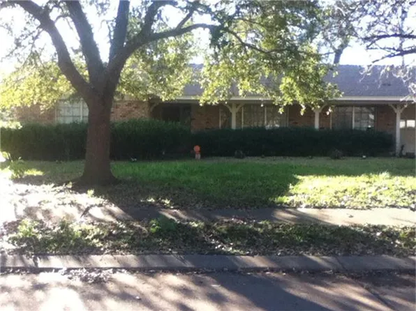 118 Clover St, Lake Jackson, TX 77566