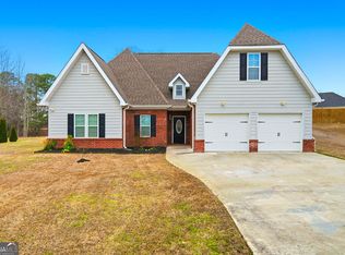 207 Meadow Lake Dr, Carrollton, GA 30116