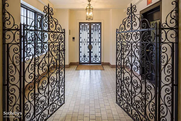 Sold by Sotheby's International Realty | media 28