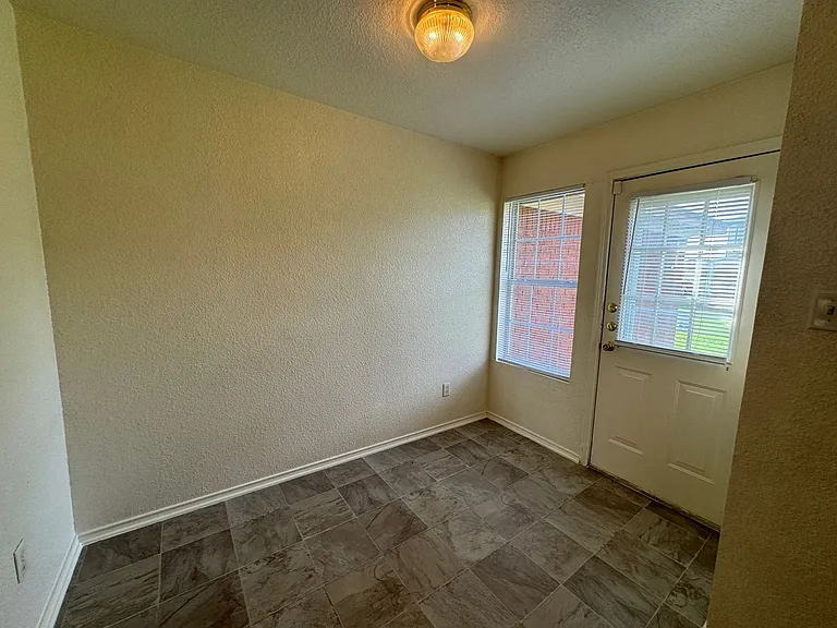 4407 Jeff Scott Dr — Photo 9