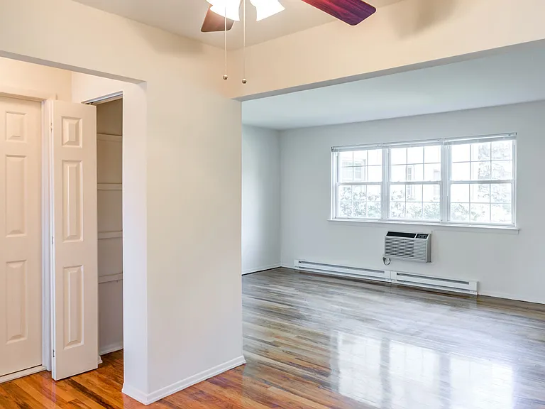 Cloverdale Park Apartments, LLC — Photo 27