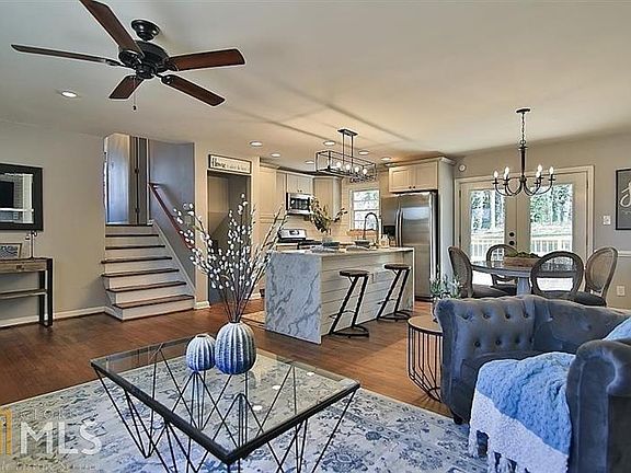 2nd image of 3403 Creek Valley Dr SE