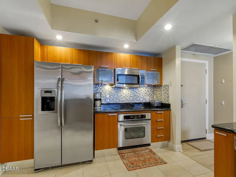 241 Riverside Dr #808 — Photo 15