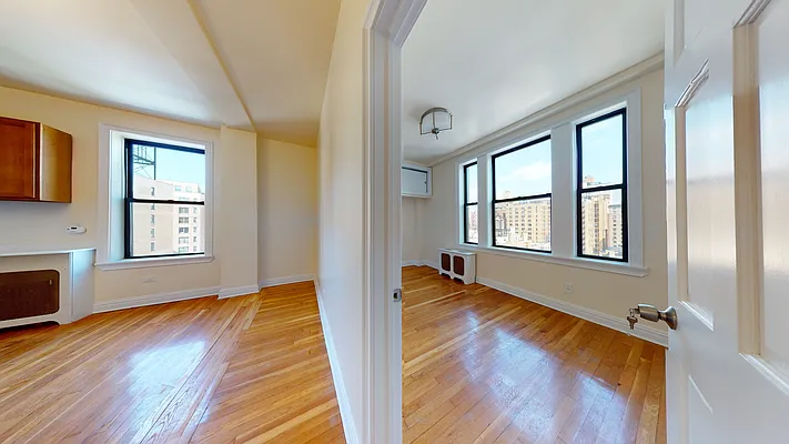 Rented by Bond New York | media 1