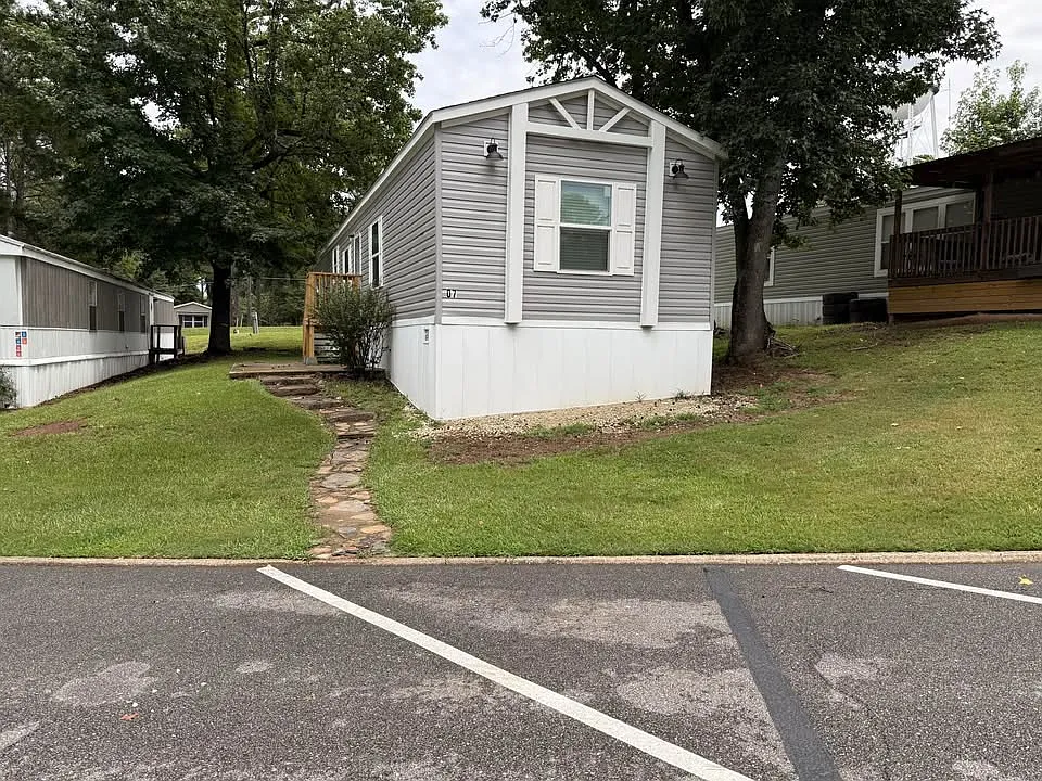 500 Webster Rd #7