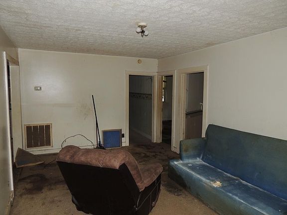 5th image of 400 Clay St