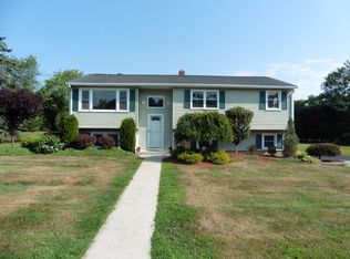5 Coachmans Ln, Shelton, CT 06484