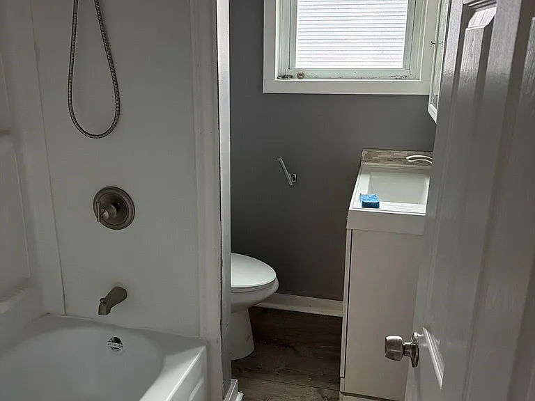 261 Livingston Ave — Photo 5
