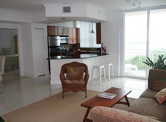 3rd image of 2000 N Bayshore Dr APT 610